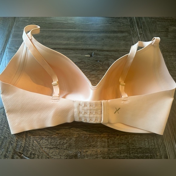 KNIX Wing Woman Wireless Bra Womens Size 8 40 DDD+
Beige Smooth Cup T-Shirt Bra - Picture 2 of 6